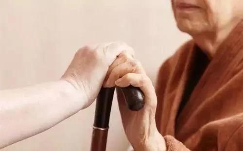 經(jīng)顱磁刺激儀_腦萎縮發(fā)生一般有什么癥狀